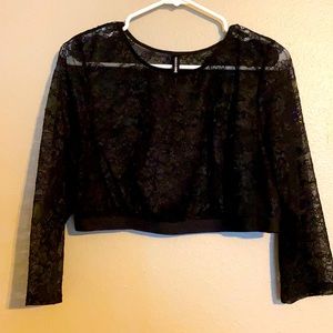Size 1 torrid lace crop top 3/4 sleeved sexy